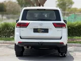 Toyota Land Cruiser GX 2023